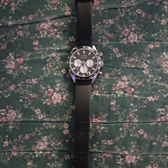 Timex Waterbury Diver Chronograph Men's Watch - Picture 2 of 5